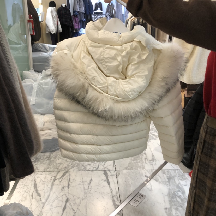 ALMOND東大門直郵26秋季短款鴨絨羽絨服短款羽絨服羽絨服口袋ALMOND短款羽絨服