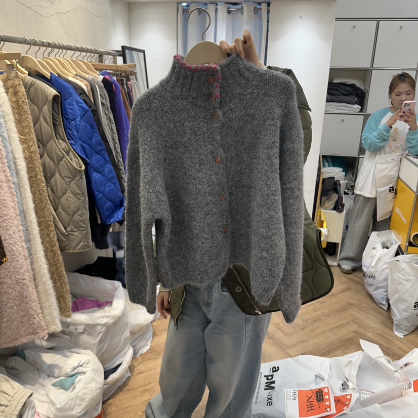 DE LINE東大門直郵26秋冬高領印花毛衣手工高領落主圖為背面圖DE LINE毛衣