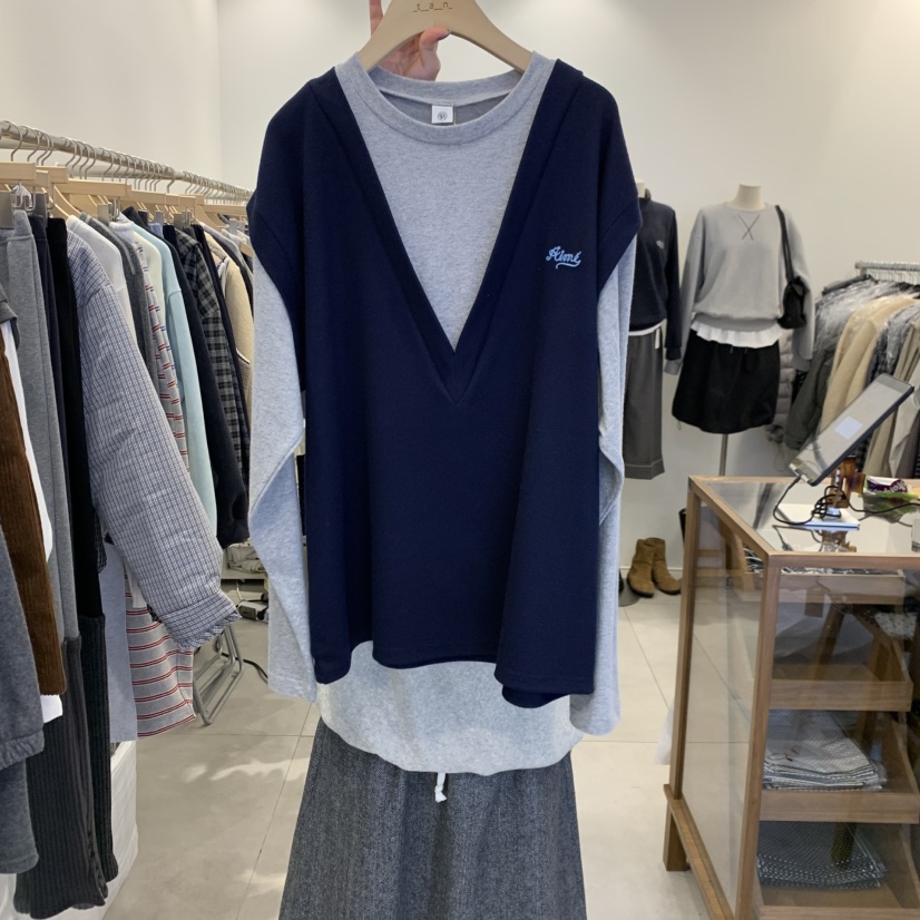 tan-COMO東大門直郵26秋季假兩件長袖T恤假兩件刺繡圓領無袖tan-COMO長袖T恤圖色2深藍色