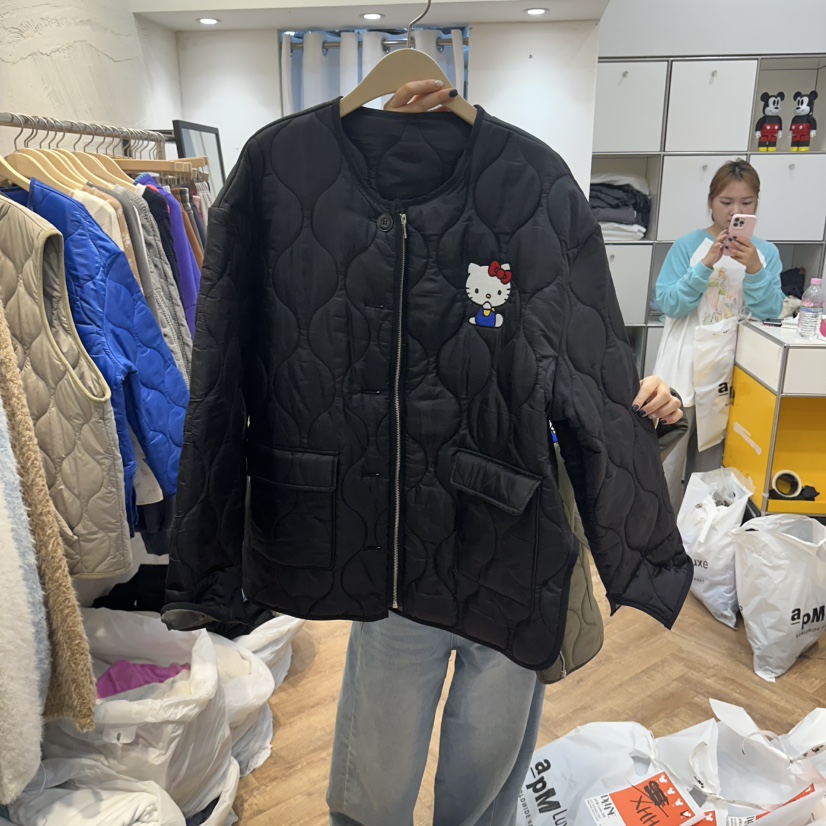 DE LINE東大門實拍26秋冬凱蒂衍縫短款棉服刺繡圓領紐扣棉DE LINE短款棉服圖色2