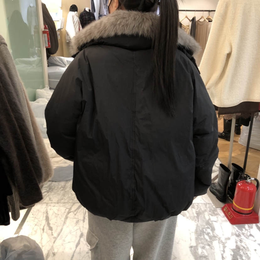 ALMOND東大門直郵26秋季大毛領短款羽絨服按扣填充落肩寬松ALMOND短款羽絨服