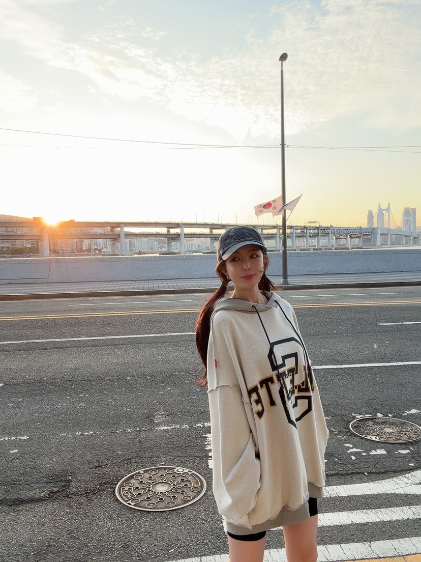 SEOUL PALETTE-Q東大門實拍26秋季oversize毛邊連帽衛衣字母撞SEOUL PALETTE-Q衛衣