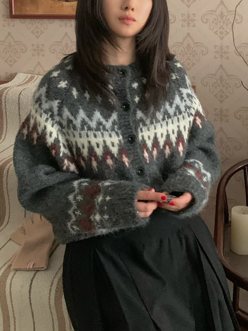 MOMENTUM東大門實拍26秋冬復古費爾島針織開衫單排扣提花落肩MOMENTUM開衫