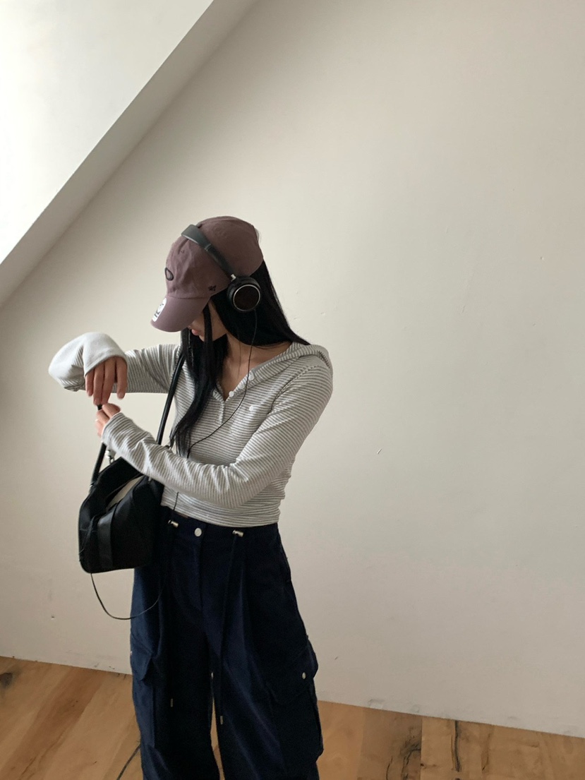 REVE CITE-L韓國代購26秋季連帽條紋短款T恤長袖T恤V領口袋修REVE CITE-L長袖T恤