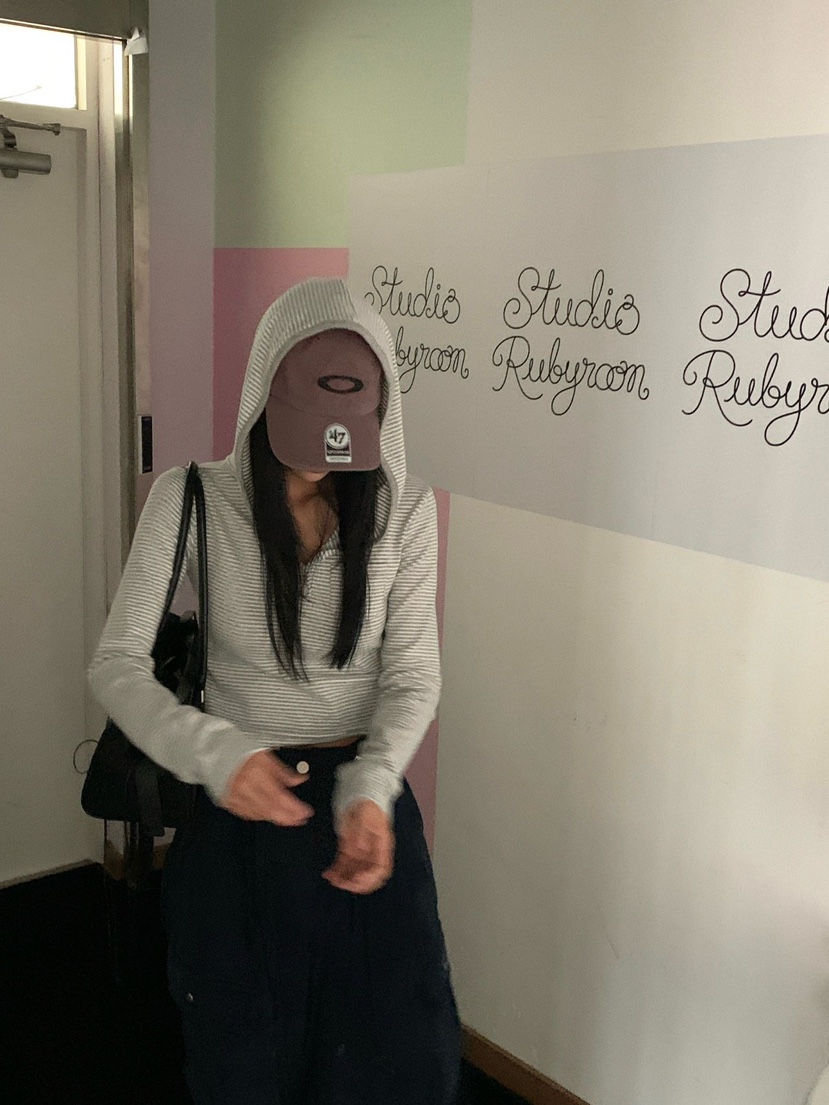 REVE CITE-L韓國代購26秋季連帽條紋短款T恤長袖T恤V領口袋修REVE CITE-L長袖T恤