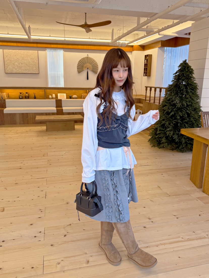 BOUTIQUE-L東大門實拍26秋冬荷葉邊吊帶背心不含內搭木耳邊荷BOUTIQUE-L吊帶/背心