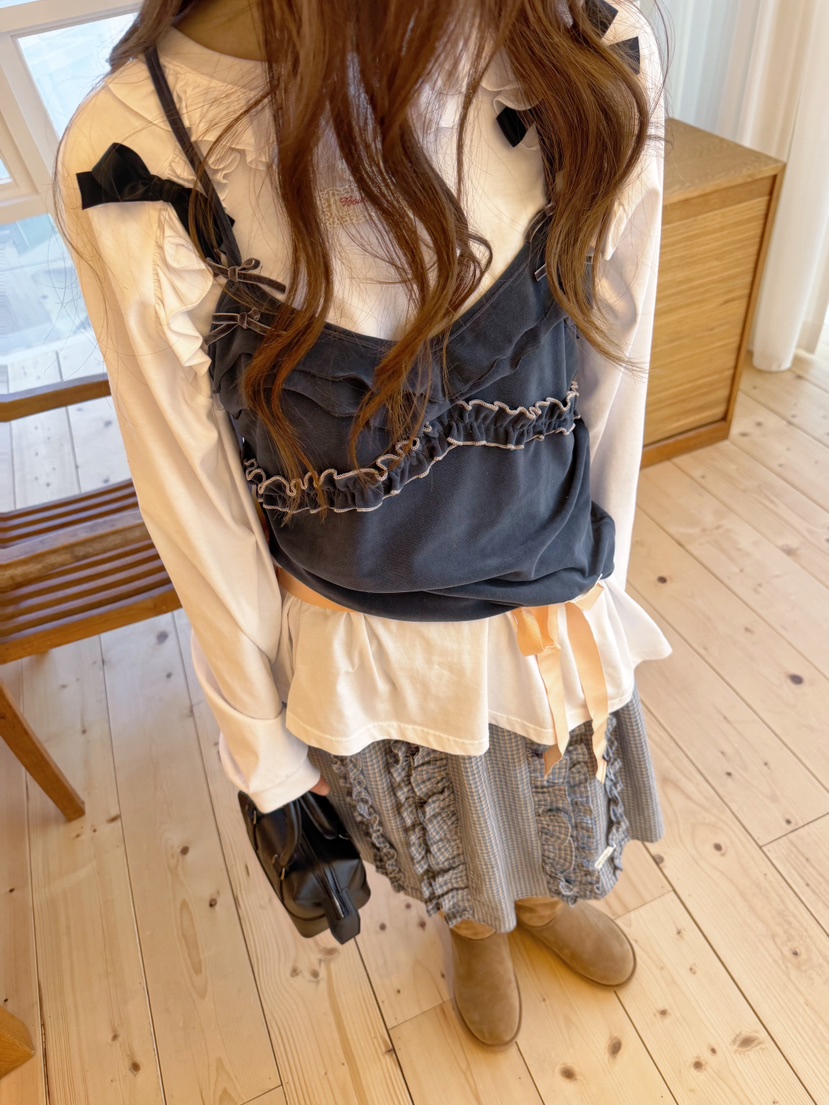 BOUTIQUE-L東大門實拍26秋冬荷葉邊吊帶背心不含內搭木耳邊荷BOUTIQUE-L吊帶/背心