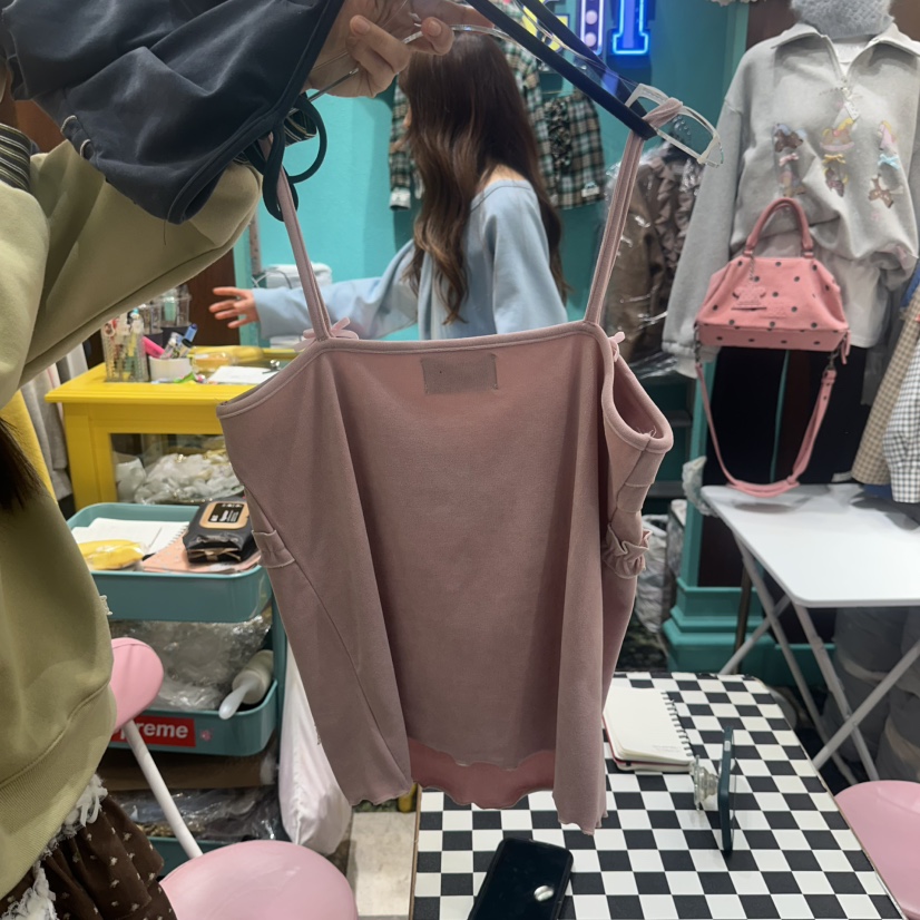 BOUTIQUE-L東大門實拍26秋冬荷葉邊吊帶背心不含內搭木耳邊荷BOUTIQUE-L吊帶/背心