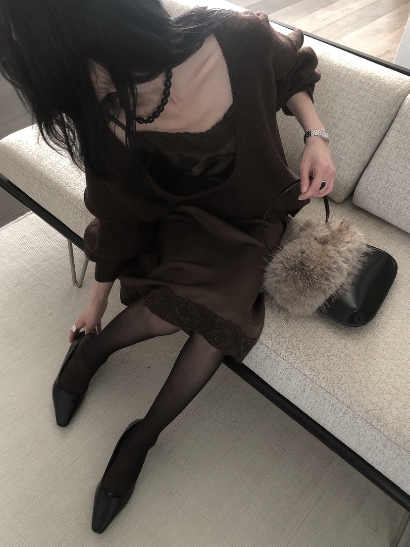 LE BUTTER韓國代購26秋季深U領寬松針織衫深U領落肩寬松LE BUTTER針織衫