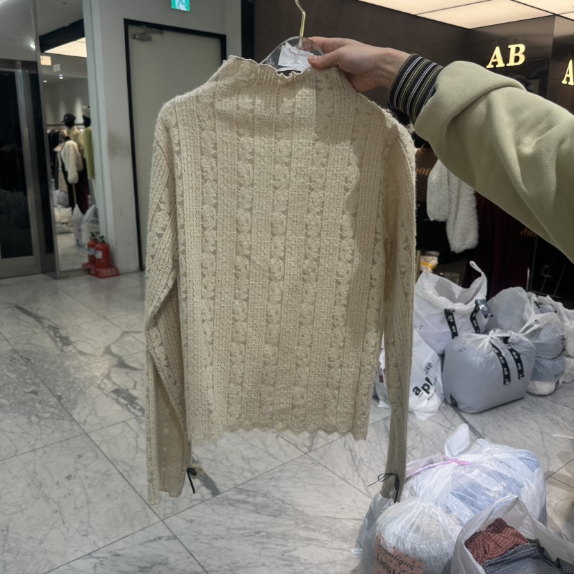 BOUTIQUE-L東大門直郵26秋冬蕾絲長袖T恤不含配飾蕾絲BOUTIQUE-L長袖T恤