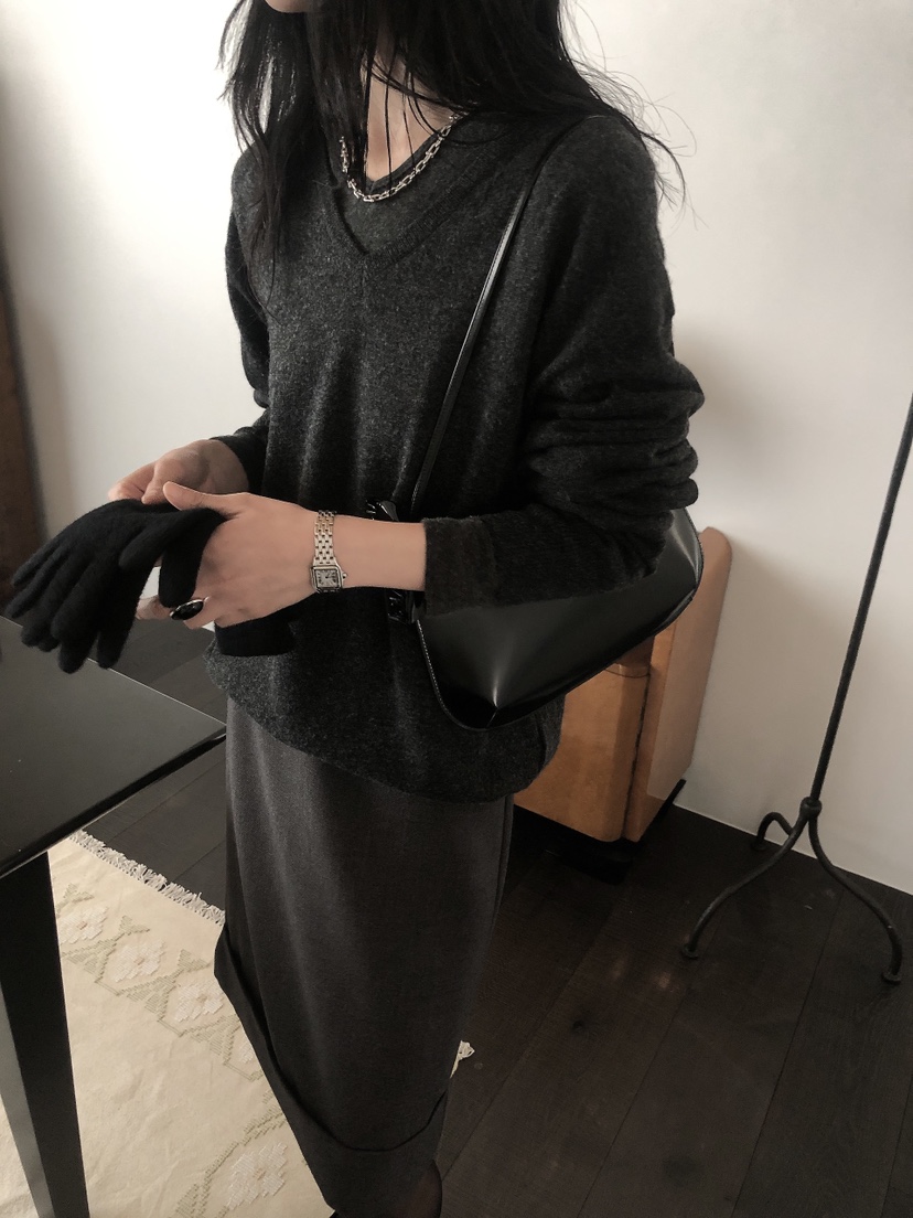 LE BUTTER韓國代購26秋季V領羊毛針織衫不含內搭V領落肩寬松LE BUTTER針織衫