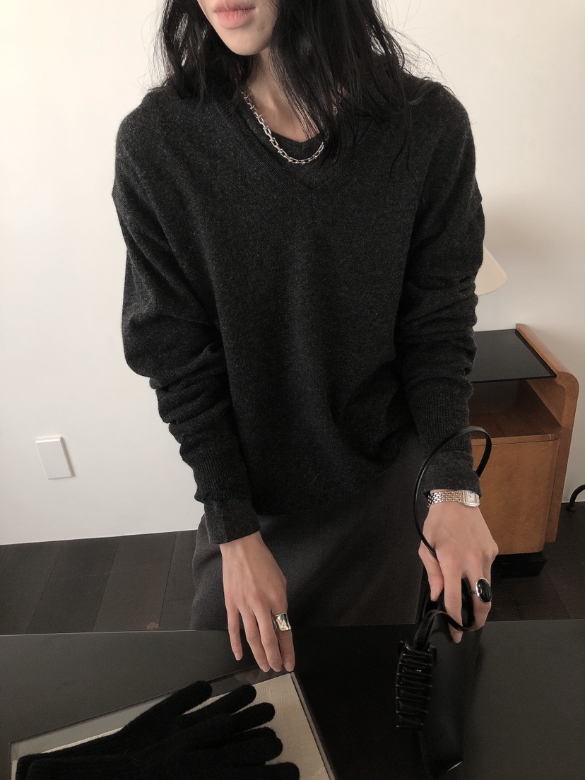 LE BUTTER韓國代購26秋季V領羊毛針織衫不含內搭V領落肩寬松LE BUTTER針織衫
