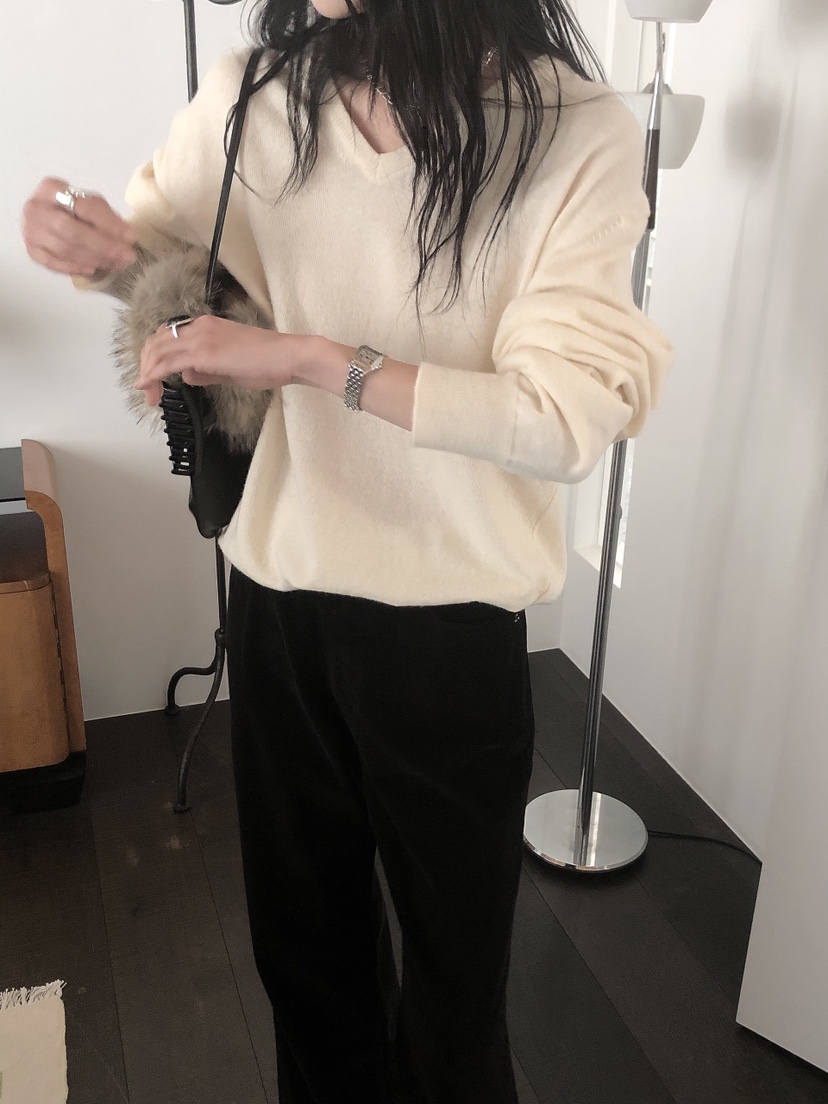 LE BUTTER韓國代購26秋季V領羊毛針織衫不含內搭V領落肩寬松LE BUTTER針織衫