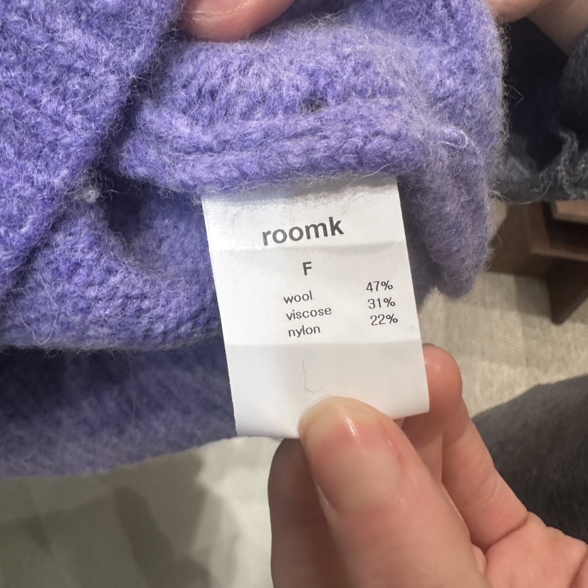 ROOM K-P韓國直郵26秋冬圓領落肩波浪擺基礎毛衣落肩圓領ROOM K-P毛衣