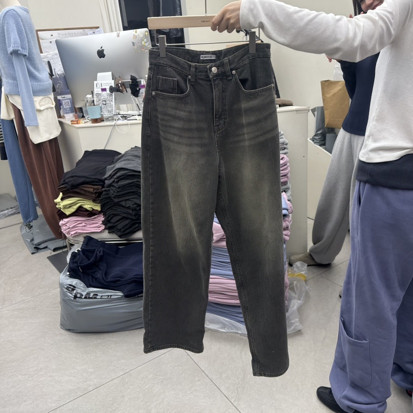 I MFACT東大門實拍26秋冬豎紋加絨直筒牛褲牛仔褲口袋加絨直筒I MFACT牛仔褲圖色2