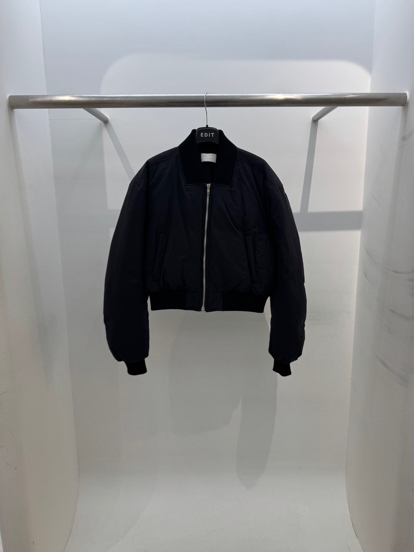 EDIT韓國代購26秋季棒球領短款鵝絨羽絨服短款羽絨服短款落肩EDIT短款羽絨服圖色3黑色