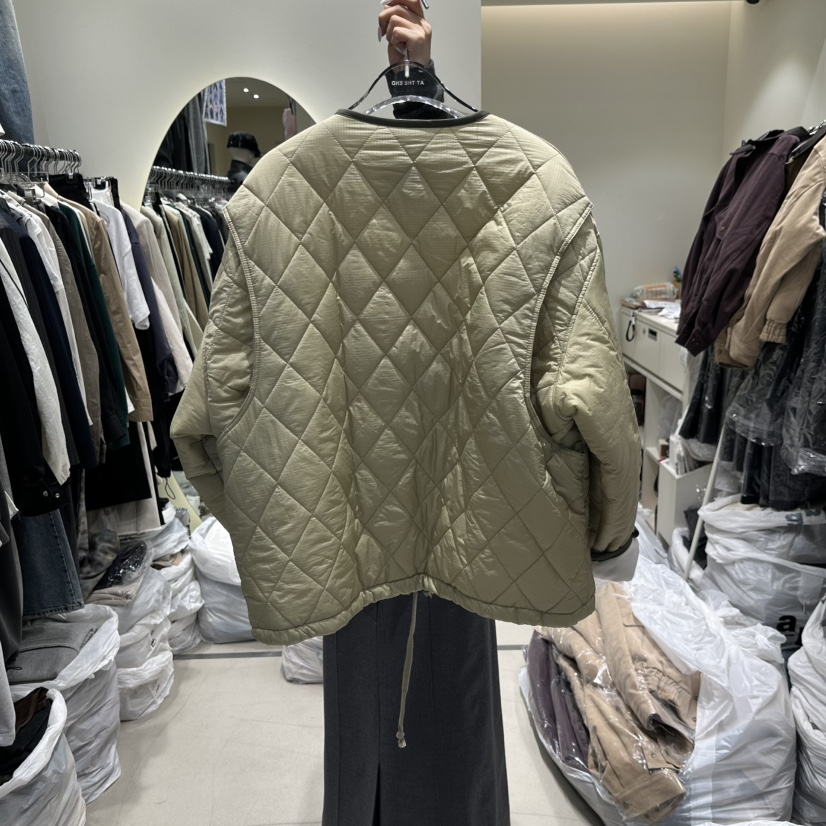 AT THE END韓國代購26秋季V領絎縫棉服短款棉服可調節V領口袋AT THE END短款棉服