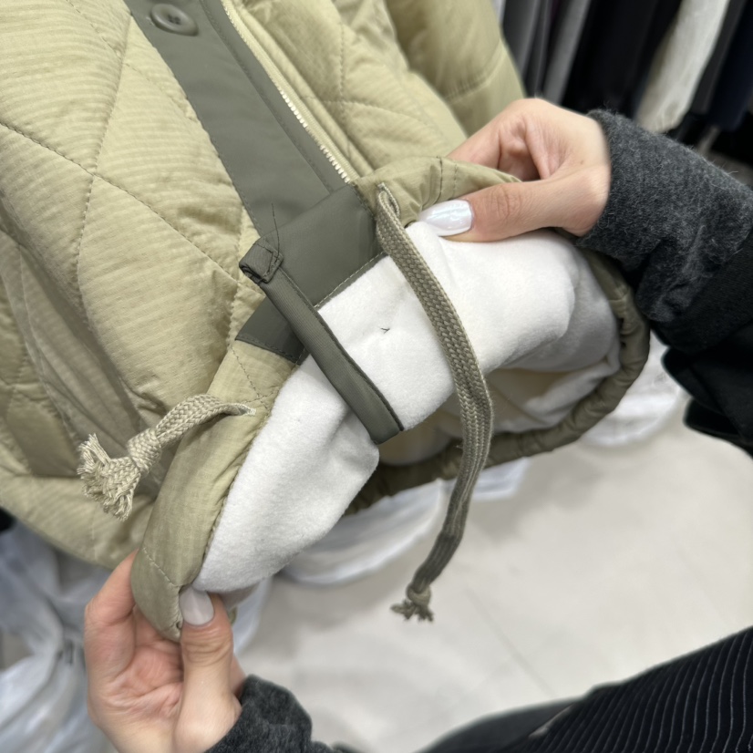 AT THE END韓國代購26秋季V領絎縫棉服短款棉服可調節V領口袋AT THE END短款棉服