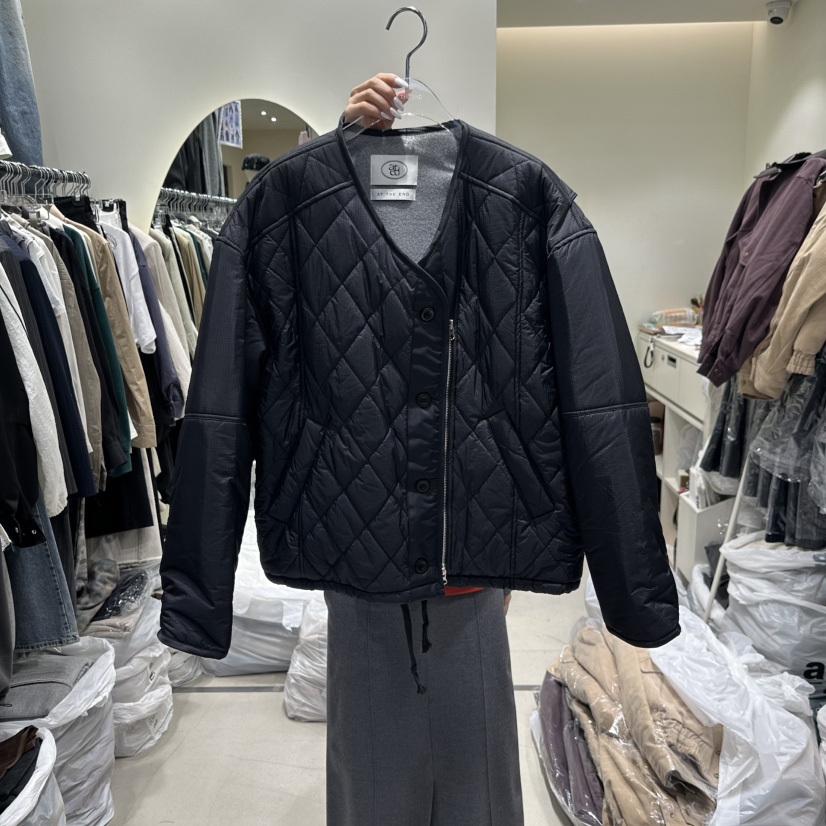 AT THE END韓國代購26秋季V領絎縫棉服短款棉服可調節V領口袋AT THE END短款棉服圖色2