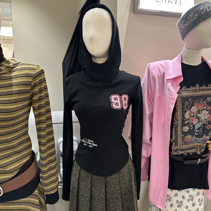 CHAVI東大門實拍26秋冬修身短款連帽印花衛衣修身高領短款連帽CHAVI衛衣