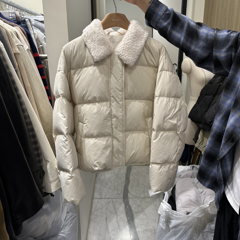 MELO東大門直郵26秋季羊羔毛領短款羽絨服羊皮短款落肩翻領絎MELO短款羽絨服圖色1
