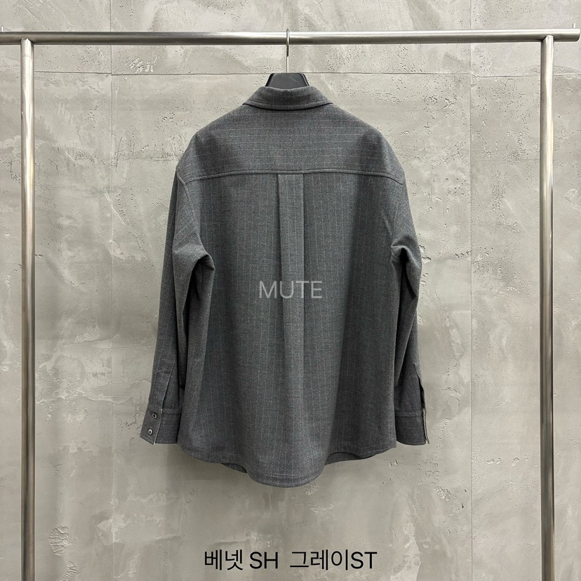MUTE東大門直郵26秋季寬松落肩磨毛襯衫蕾絲衫單排扣落肩寬松MUTE襯衫/蕾絲衫