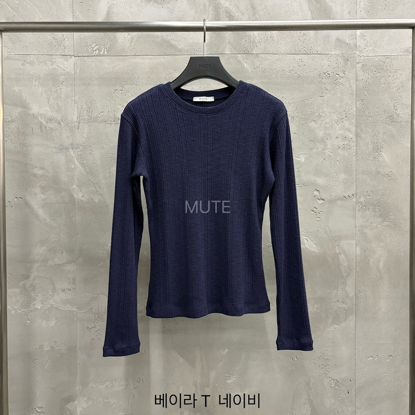 MUTE韓國代購26秋冬豎坑條修身長袖T恤修身圓領條紋MUTE長袖T恤圖色2深藍色
