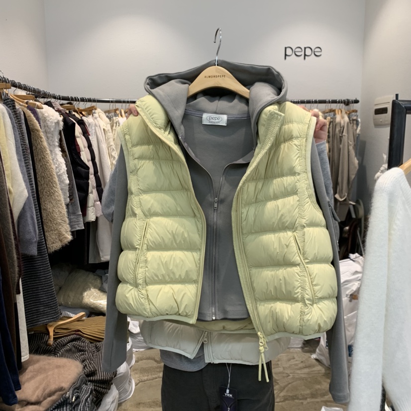 ALMOND PEPE東大門實拍26秋冬立領羽絨馬甲拉鏈開合口袋立領羽ALMOND PEPE馬甲圖色3