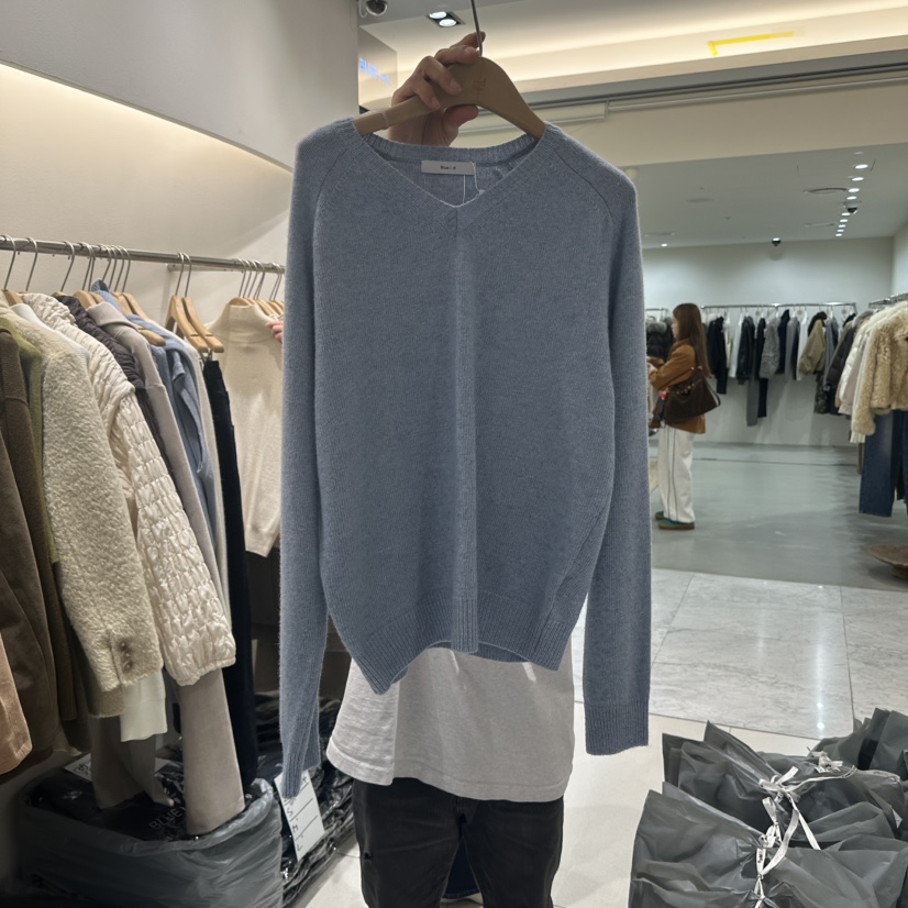 Blue i-d/N SHARP東大門代購26秋季V領不規則下擺毛衣V領Blue i-d/N SHARP毛衣圖色3