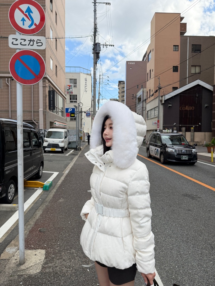 LAVIEU韓國代購26秋冬毛領收腰短款羽絨服含腰帶絎縫LAVIEU短款羽絨服