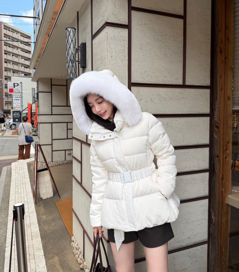 LAVIEU韓國代購26秋冬毛領收腰短款羽絨服含腰帶絎縫LAVIEU短款羽絨服