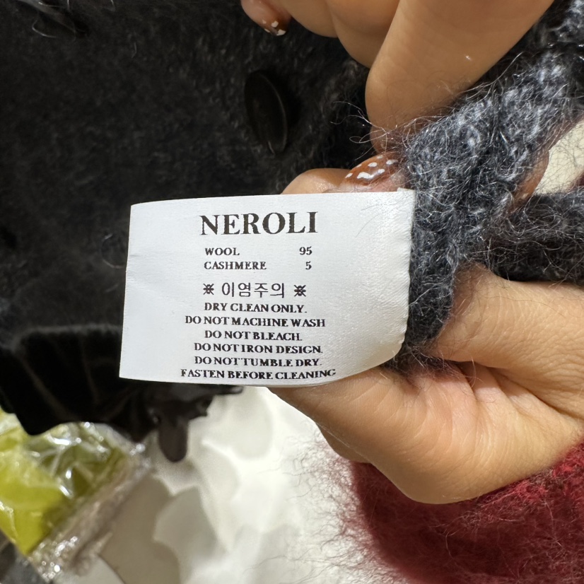 NEROLI 36東大門代購26秋冬V領毛絨針織開衫單排扣V領口袋落肩NEROLI 36開衫