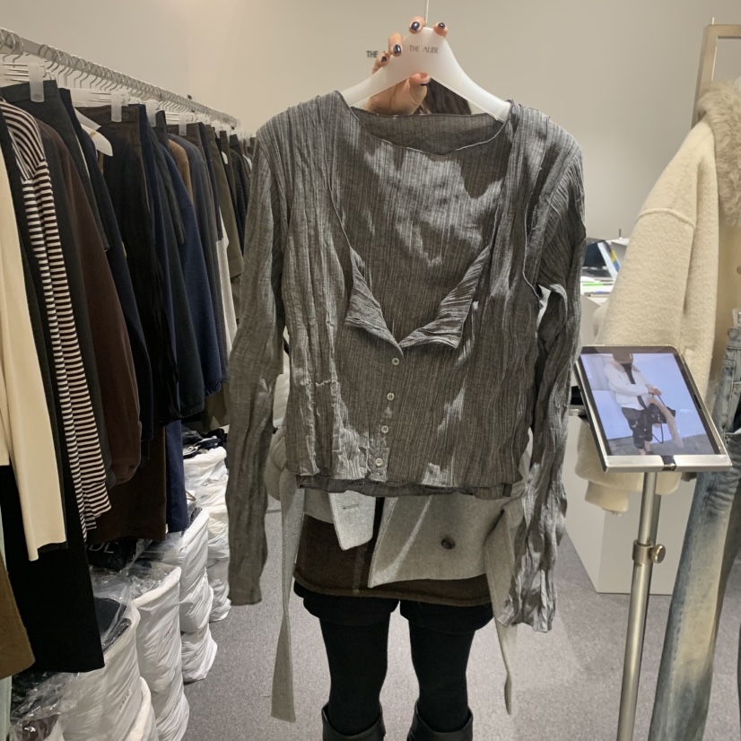 THE AUBE東大門實拍26秋冬褶皺假兩件長袖上衣套裝假兩件荷葉THE AUBE套裝圖色2