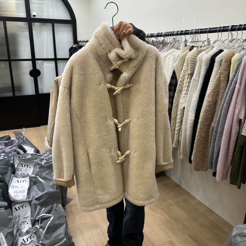 ARR韓國代購26秋冬牛角扣毛絨短款大衣兩面穿毛絨落肩翻領寬松ARR短款大衣