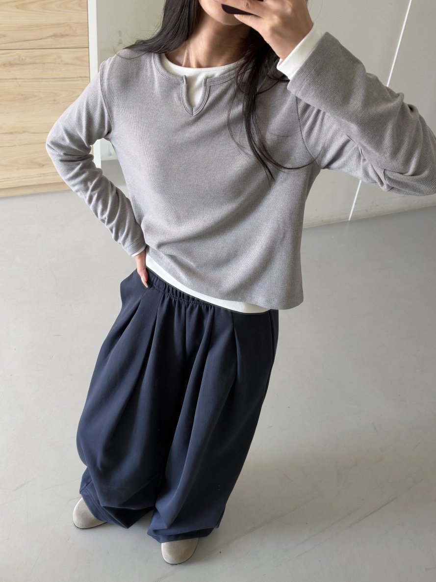 ELIA STUDIO東大門直郵26秋冬小V領缺口短款長袖T恤V領短款ELIA STUDIO長袖T恤