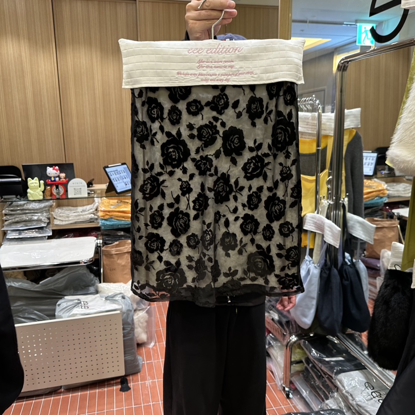 EEE東大門實拍26秋冬植絨玫瑰網紗半裙半身裙中短裙透視絲絨絎EEE半身裙/中短裙圖色1