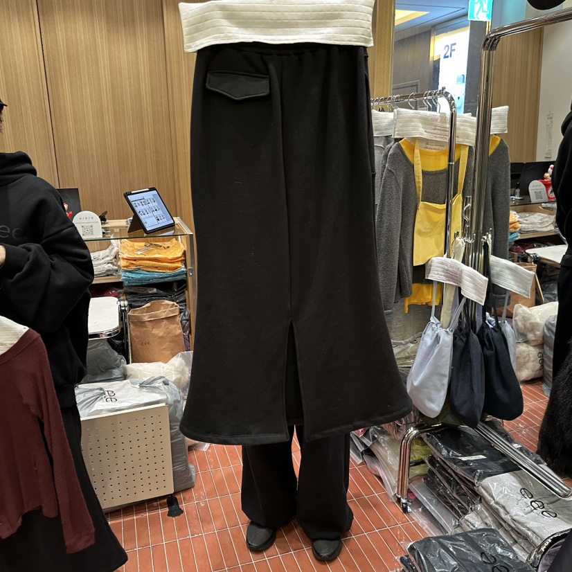 EEE東大門實拍26秋冬弧形口袋加絨長裙口袋加絨抽繩長款EEE長裙