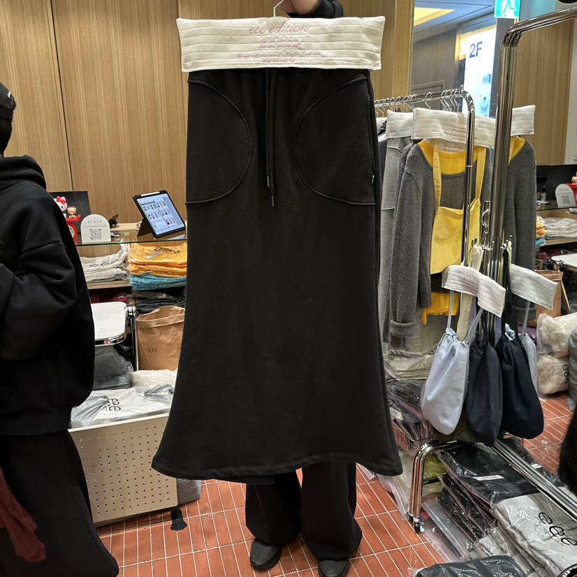 EEE東大門實拍26秋冬弧形口袋加絨長裙口袋加絨抽繩長款EEE長裙圖色2