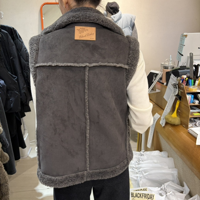 BLACK FRIDAY韓國直郵26秋冬兩面穿羊羔絨馬甲拉鏈開合兩面穿BLACK FRIDAY馬甲