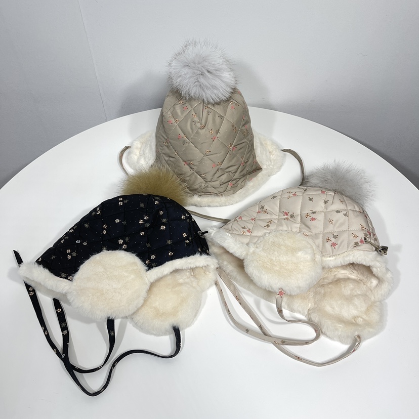 LOVELY HAT東大門代購26秋冬毛絨護耳保暖帽帽子小碎花毛絨系LOVELY HAT帽子