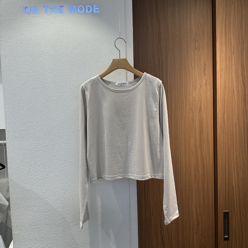 ON THE MODE東大門代購26秋冬短款圓領長袖T恤短款絲綢圓領ON THE MODE長袖T恤圖色4