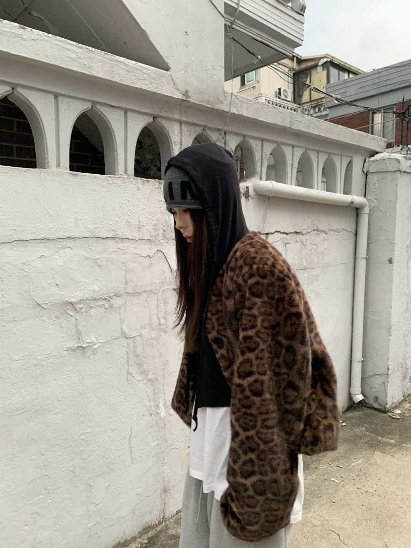 OKIE韓國代購26秋冬圓領短款豹紋毛絨夾克單排扣豹紋短款圓領OKIE夾克