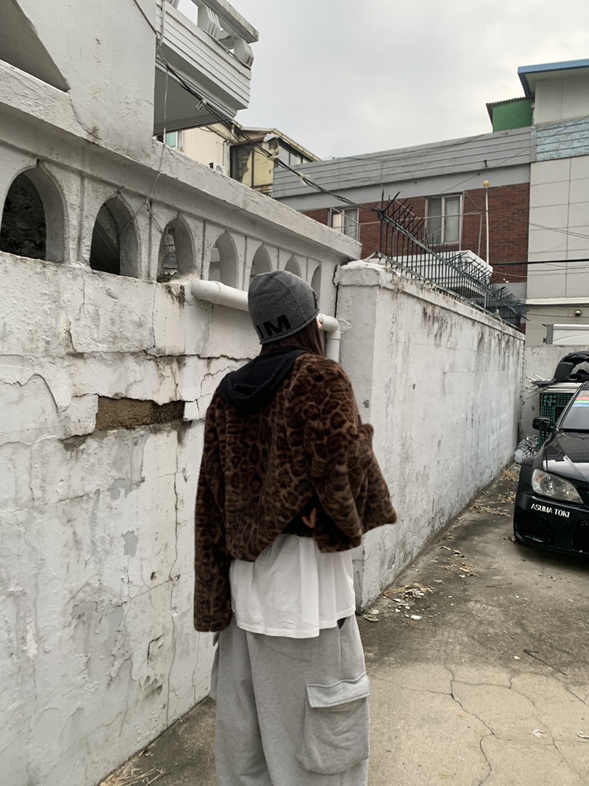 OKIE韓國代購26秋冬圓領短款豹紋毛絨夾克單排扣豹紋短款圓領OKIE夾克