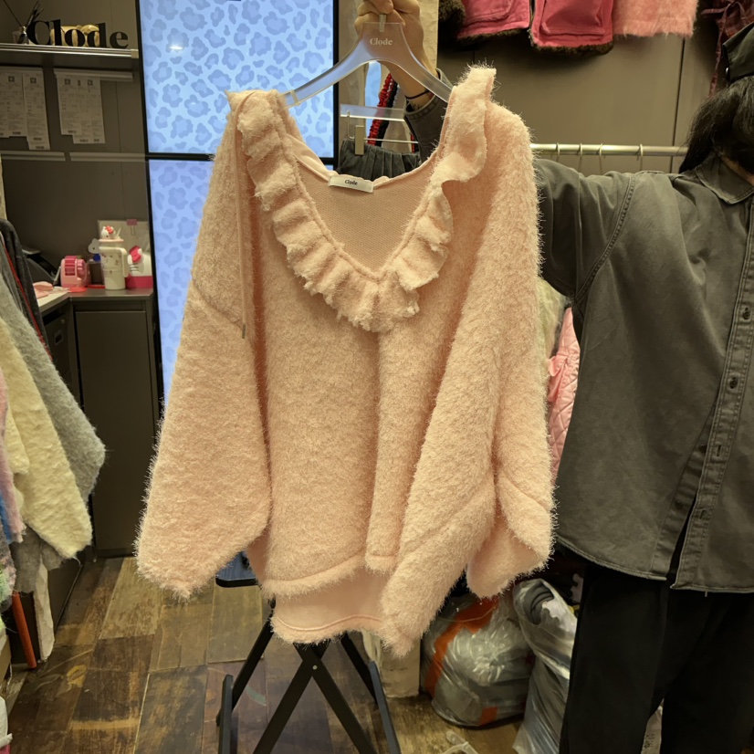 CLODE韓國代購26秋冬V領荷葉邊連帽毛絨毛衣荷葉邊V領落肩寬松CLODE毛衣圖色1