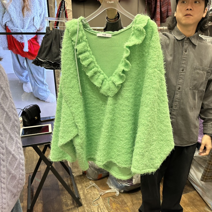 CLODE韓國代購26秋冬V領荷葉邊連帽毛絨毛衣荷葉邊V領落肩寬松CLODE毛衣圖色3