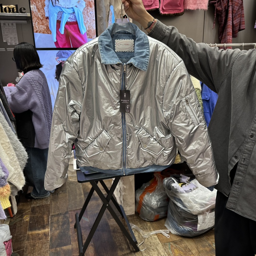 CLODE東大門代購26秋冬亮面牛仔領短款棉服拉鏈開合口袋翻領雙CLODE短款棉服圖色1