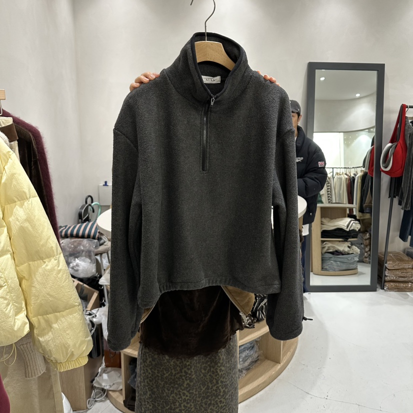 Au ra韓國代購26秋冬半拉鏈立領搖粒絨短款衛衣半拉鏈立領落肩Au ra衛衣圖色2