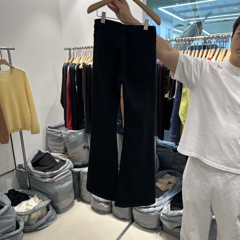 HONG.U東大門實拍26秋冬加絨微喇牛仔褲磨毛HONG.U牛仔褲