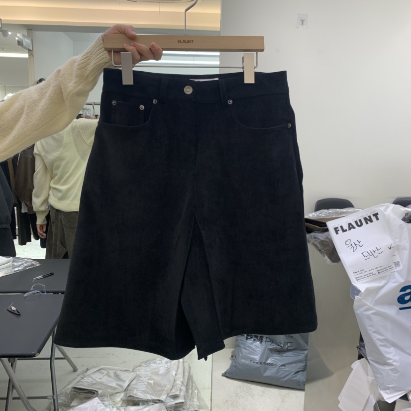 FLAUNT東大門實拍26秋冬燈芯絨中褲配腰帶短褲不含腰帶天鵝絨FLAUNT短褲圖色2