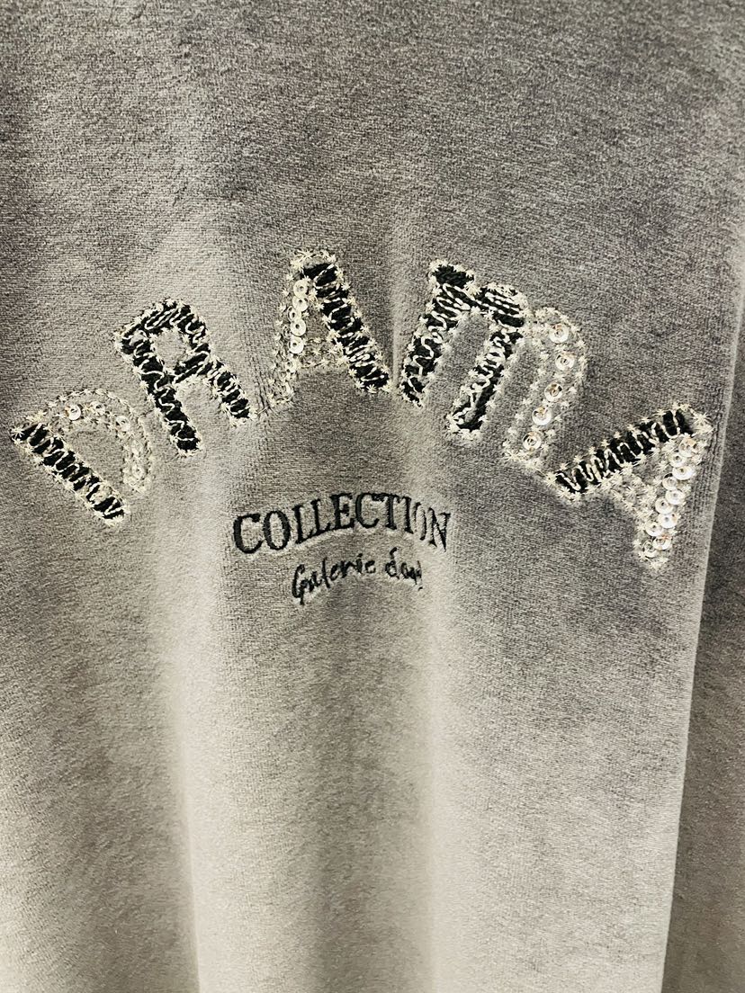 NYLON東大門直郵26秋冬亮片字母刺繡開叉T恤兩側開叉落肩圓領NYLONT恤